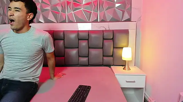 KathyAiden online show from January 9, 2026, 7:37 pm