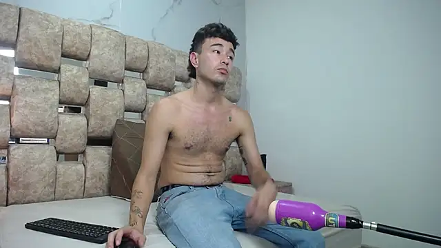 KathyAiden online show from February 18, 2026, 7:54 pm