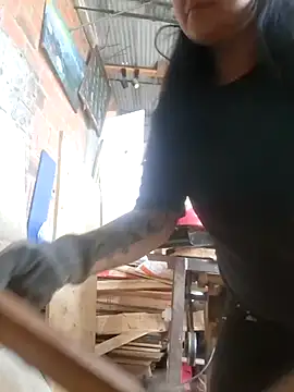 Magenta Moon online show from December 17, 2025, 8:26 pm