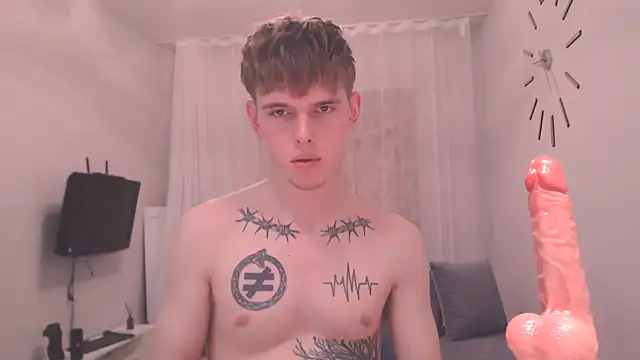Snapshot of Fredd_Xanders chatting on June 3, 2026, 10:51 am Fredd Xanders online show from June 3, 2026, 10:51 am