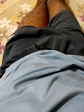 fill my whole online show from December 5, 2025, 4:43 am