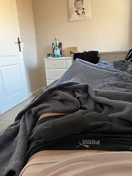 Snapshot of angei094 chatting on December 16, 2025, 10:20 am angei094 online show from December 16, 2025, 10:20 am