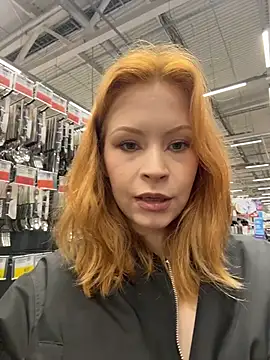  Little Ginger online show from April 18, 2026, 1:53 am