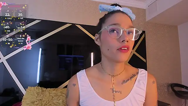 loraineblake online show from December 15, 2025, 1:15 pm