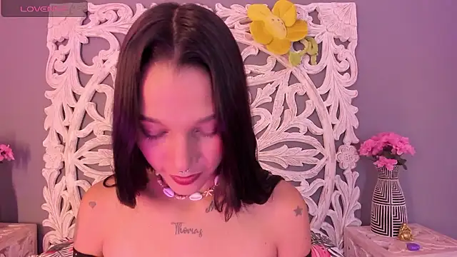 loraineblake online show from January 17, 2026, 1:38 pm