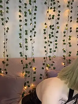 Snapshot of meli_sun chatting on December 14, 2025, 12:21 pm meli sun online show from December 14, 2025, 12:21 pm