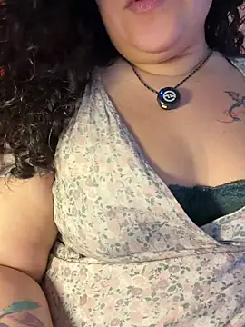 Snapshot of VanesssaMilf_ chatting on June 11, 2026, 11:25 pm VanesssaMilf online show from June 11, 2026, 11:25 pm