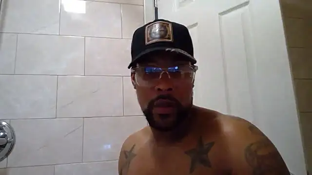 cosmiccloudpig online show from December 23, 2025, 8:01 am