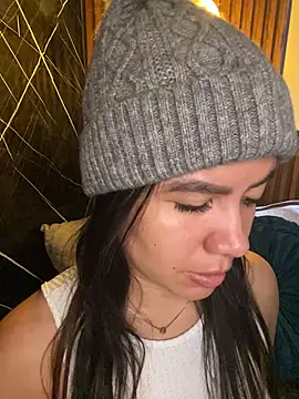 ValentinaEliot online show from April 1, 2026, 1:41 pm