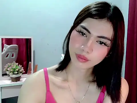 Ur hottestdella online show from February 16, 2026, 6:53 am