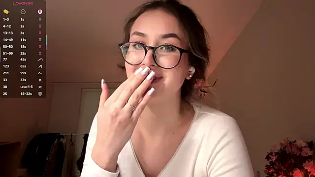 KiraBodrick online show from February 24, 2026, 4:05 pm