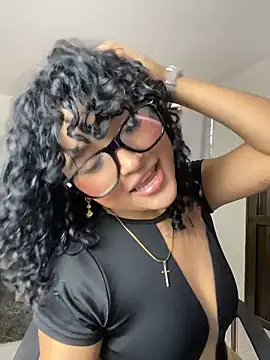 Snapshot of ladulcemary_ chatting on May 16, 2026, 8:07 pm ladulcemary online show from May 16, 2026, 8:07 pm