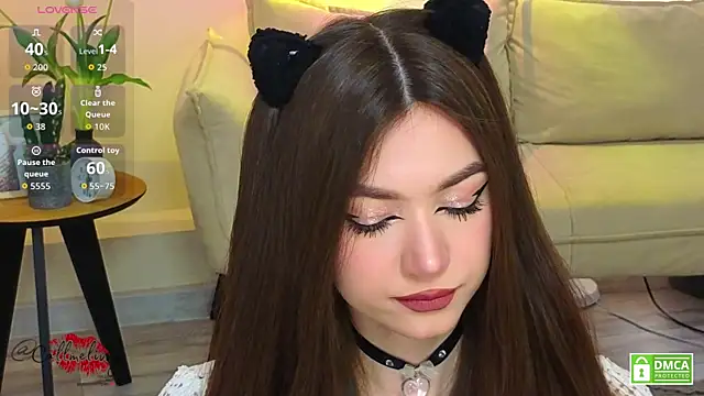 oliviaah  online show from April 15, 2026, 3:08 pm