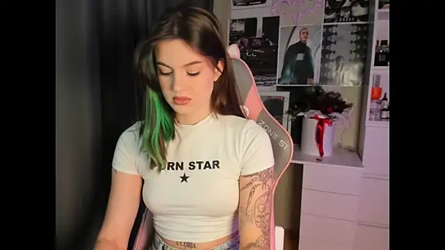 Snapshot of NikkieKitty chatting on January 12, 2026, 11:59 am NikkieKitty online show from January 12, 2026, 11:59 am