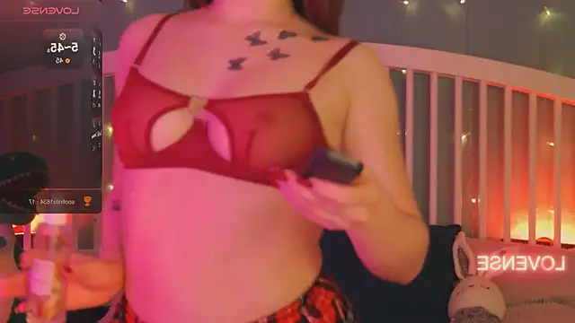 AprilFarrowy online show from December 19, 2025, 1:07 pm