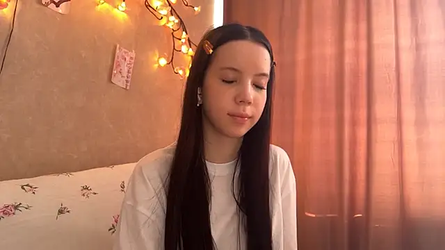 Snapshot of DorindaCail chatting on July 4, 2026, 2:12 pm DorindaCail online show from July 4, 2026, 2:12 pm