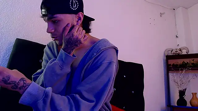 kingdani hot online show from February 3, 2026, 2:53 am