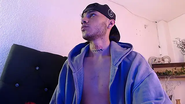 kingdani hot online show from February 4, 2026, 3:23 am