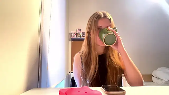 Snapshot of Callmeee_star chatting on January 15, 2026, 7:24 am Callmeee star online show from January 15, 2026, 7:24 am