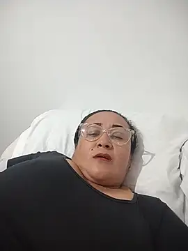 Nini Love  online show from February 6, 2026, 4:06 am