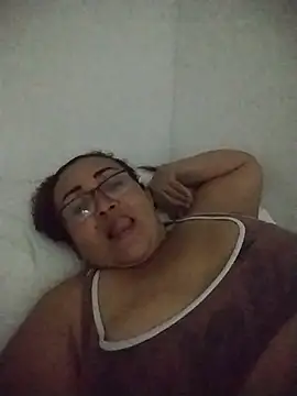 Nini Love  online show from February 25, 2026, 2:21 am