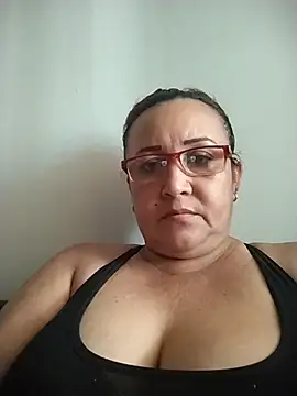 Nini Love  online show from March 12, 2026, 2:45 pm