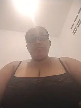 Snapshot of Nini_Love_ chatting on June 22, 2026, 3:25 am Nini Love online show from June 22, 2026, 3:25 am