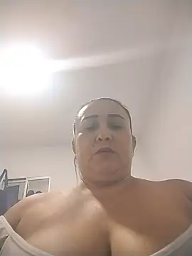 Snapshot of Nini_Love_ chatting on July 24, 2026, 2:20 am Nini Love online show from July 24, 2026, 2:20 am