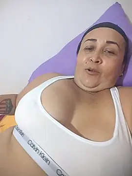 Snapshot of Nini_Love_ chatting on July 28, 2026, 3:35 am Nini Love online show from July 28, 2026, 3:35 am