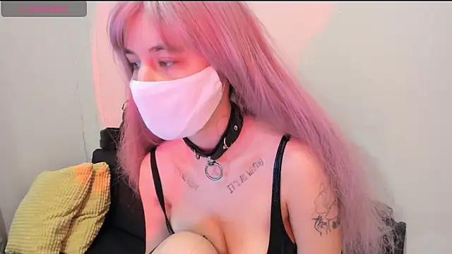 DELAYLALEAA online show from January 19, 2026, 4:33 pm