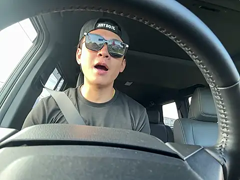 -kou-- online show from April 20, 2026, 7:55 am