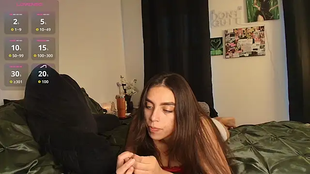 MilaSeren online show from April 1, 2026, 1:06 am