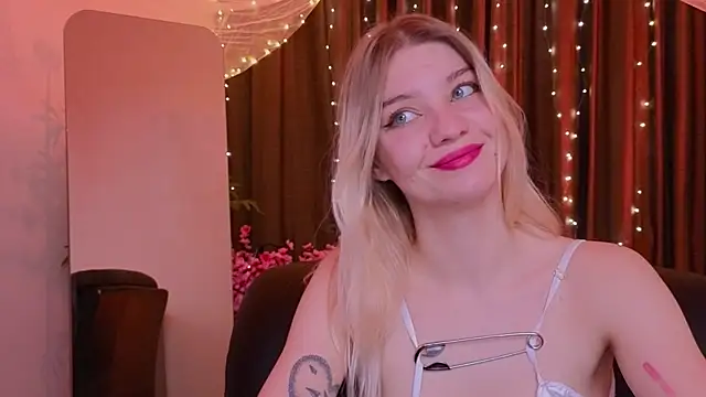 Snapshot of shark_attack52 chatting on December 22, 2025, 1:41 pm shark attack52 online show from December 22, 2025, 1:41 pm