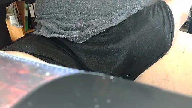 Snapshot of oldmann08 chatting on February 28, 2026, 8:37 am oldmann08 online show from February 28, 2026, 8:37 am