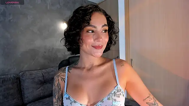 Snapshot of ValerieAustin chatting on May 5, 2026, 4:37 pm ValerieAustin online show from May 5, 2026, 4:37 pm