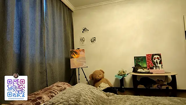 Qwami Amie online show from January 19, 2026, 5:22 am