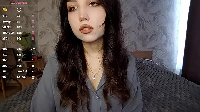 Qwami Amie online show from April 17, 2026, 6:38 am