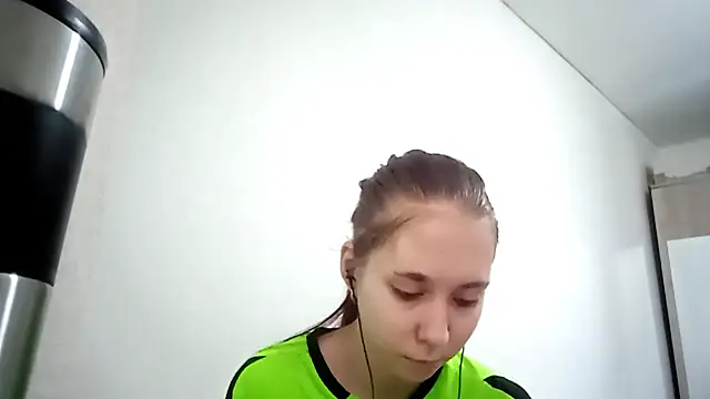 Annette meow1 online show from December 18, 2025, 7:14 am