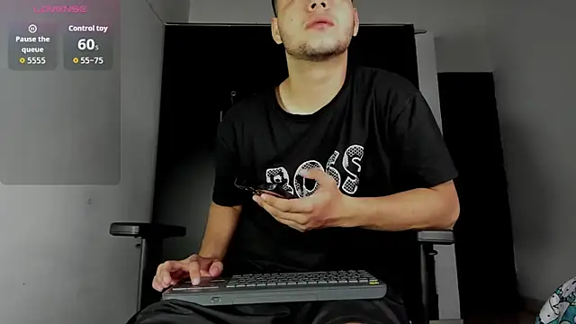 Snapshot of Liam_Mateo chatting on December 22, 2025, 3:47 am Liam Mateo online show from December 22, 2025, 3:47 am