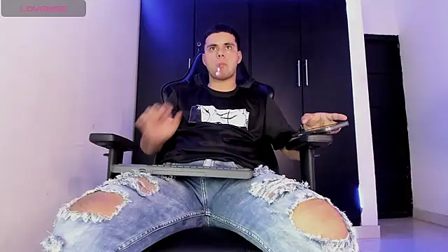 Liam Mateo online show from April 1, 2026, 4:02 am