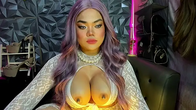 AlwaysHornyMia online show from April 10, 2026, 10:14 pm