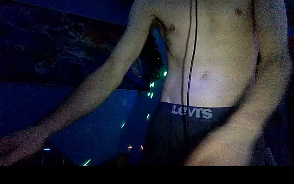 nutt max online show from December 16, 2025, 9:31 pm