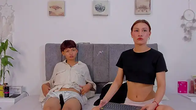 tefi meow  online show from December 22, 2025, 3:20 pm