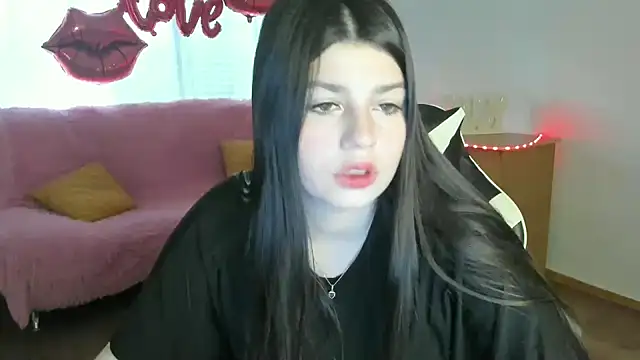 KisaModel online show from April 19, 2026, 1:05 am