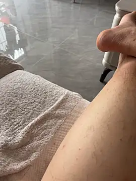 qwe522522 online show from April 9, 2026, 6:41 am