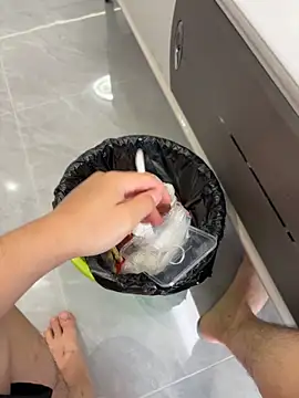 qwe522522 online show from April 12, 2026, 6:07 am