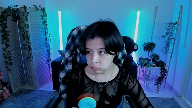 Snapshot of SirenMystiq chatting on July 16, 2026, 10:21 am SirenMystiq online show from July 16, 2026, 10:21 am