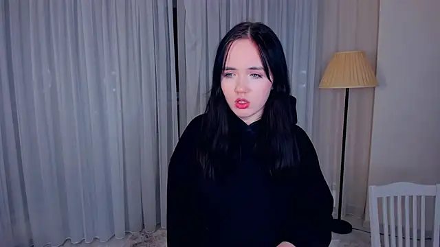 Snapshot of LenaKurpiel chatting on December 19, 2025, 4:47 pm LenaKurpiel online show from December 19, 2025, 4:47 pm