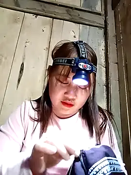 Snapshot of -myaa- chatting on December 19, 2025, 8:54 am -myaa- online show from December 19, 2025, 8:54 am