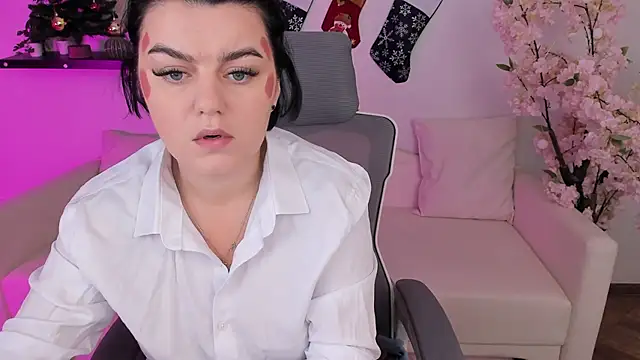 Sofia Fisher online show from January 12, 2026, 6:51 am